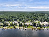 5380 West Houghton Lake Drive, Houghton Lake, MI 48629