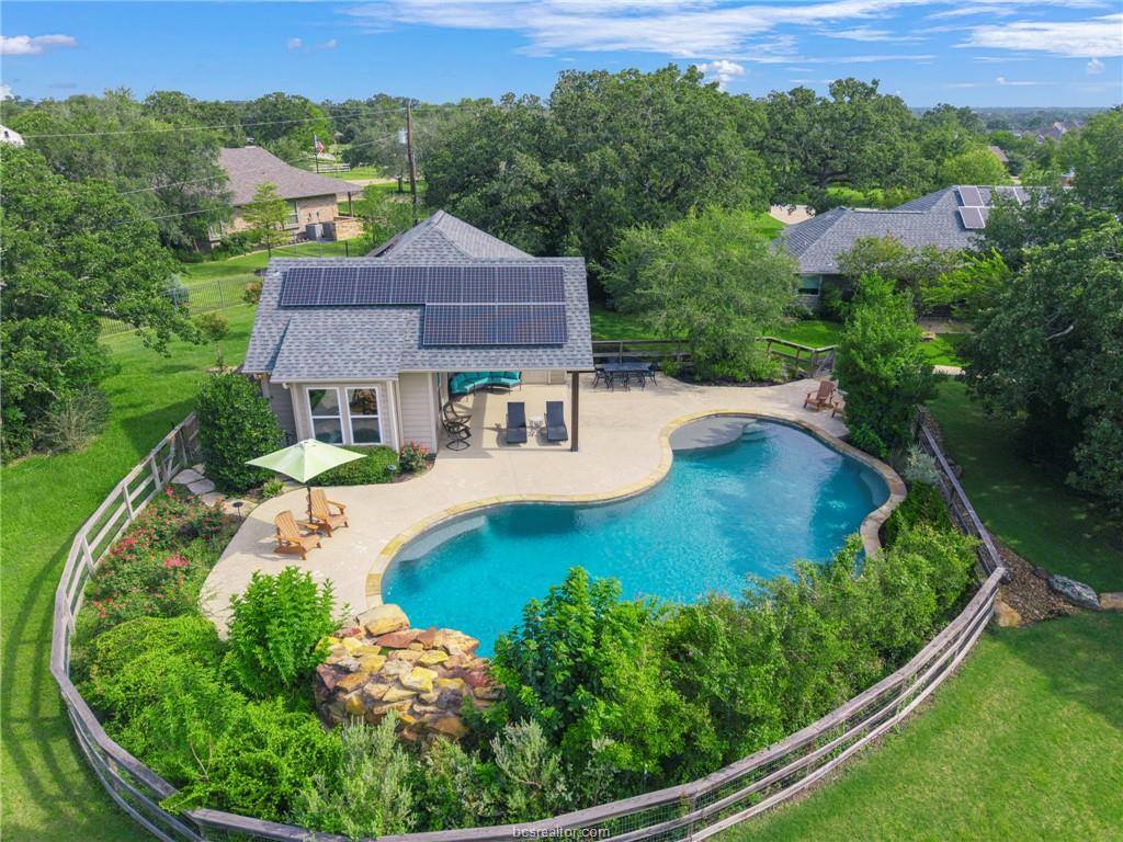 8810 Sandstone Drive, College Station, TX 77845