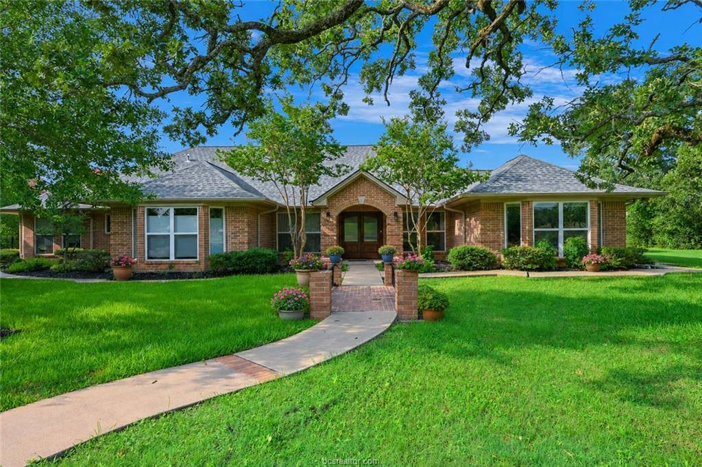 8810 Sandstone Drive, College Station, TX 77845