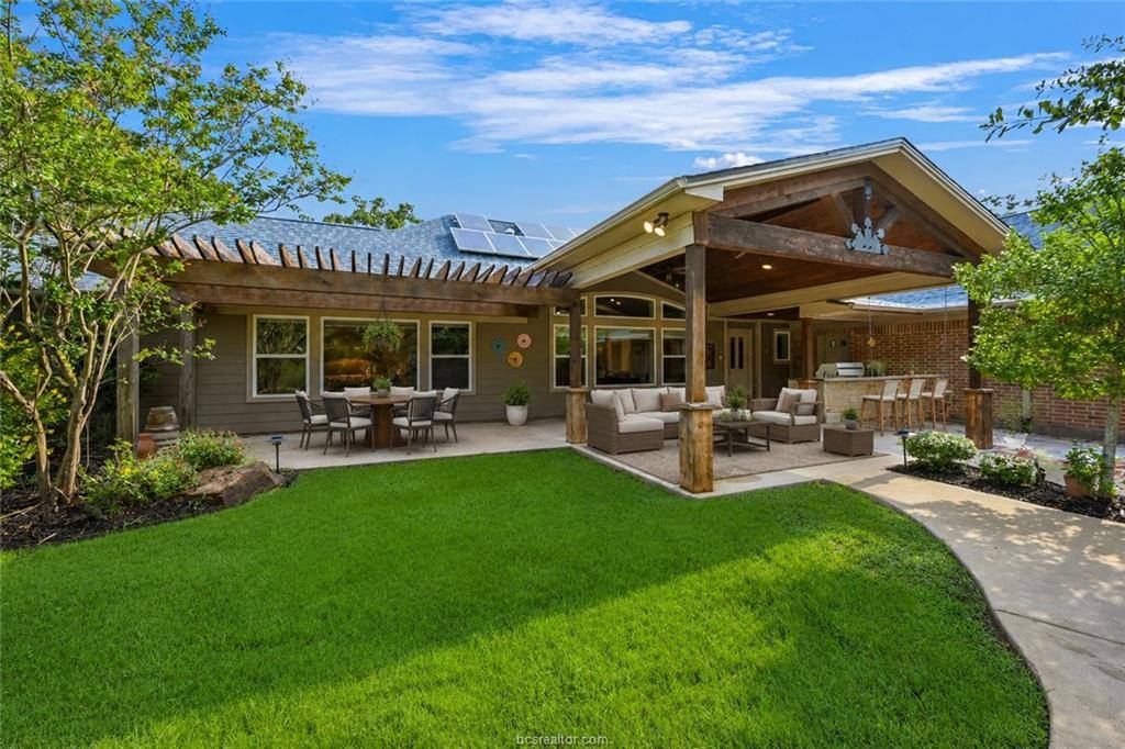 8810 Sandstone Drive, College Station, TX 77845