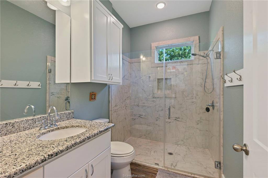 8810 Sandstone Drive, College Station, TX 77845