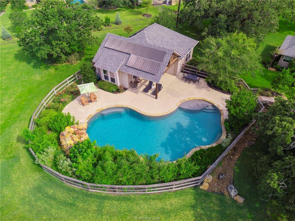 8810 Sandstone Drive, College Station, TX 77845
