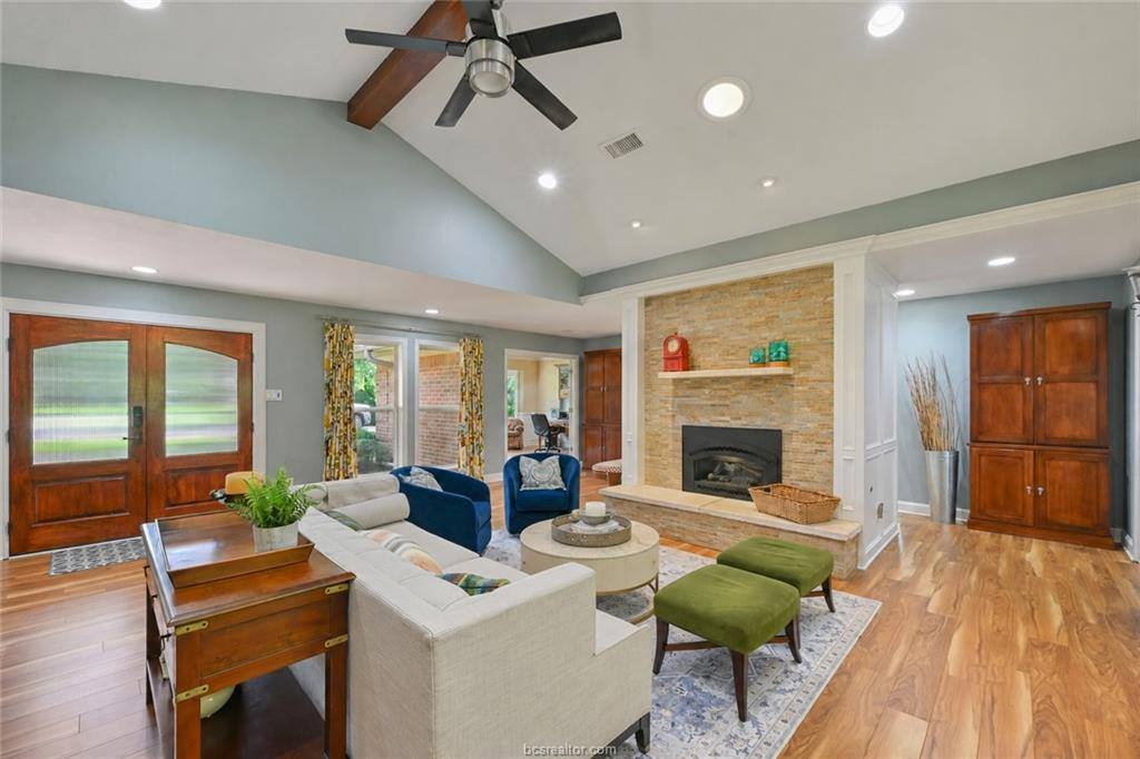8810 Sandstone Drive, College Station, TX 77845