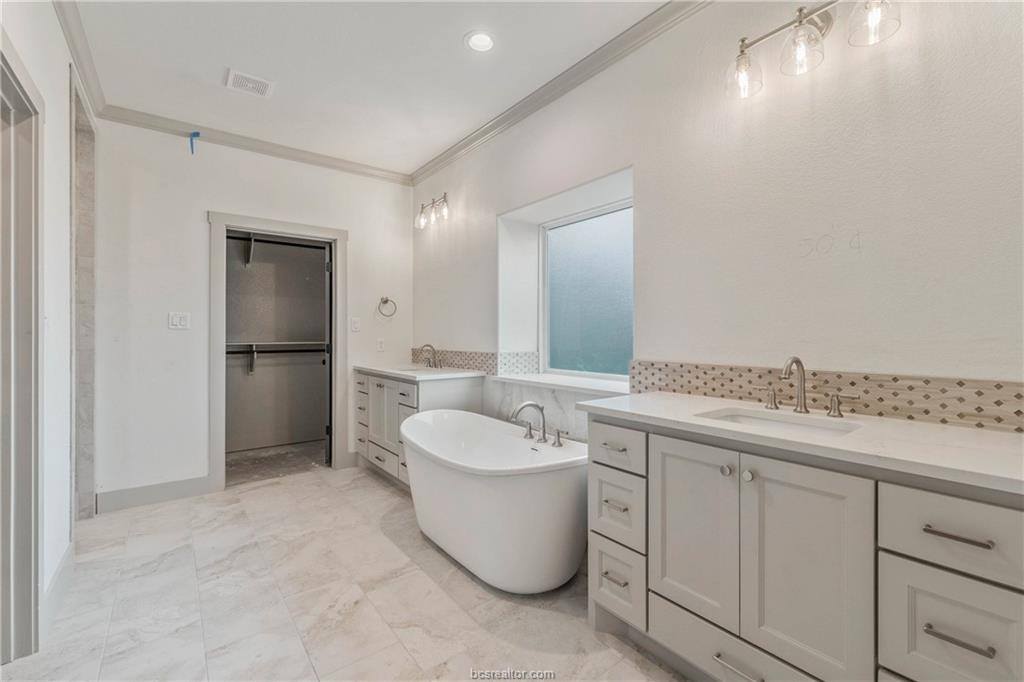 4751 Coral River Road, College Station, TX 77845