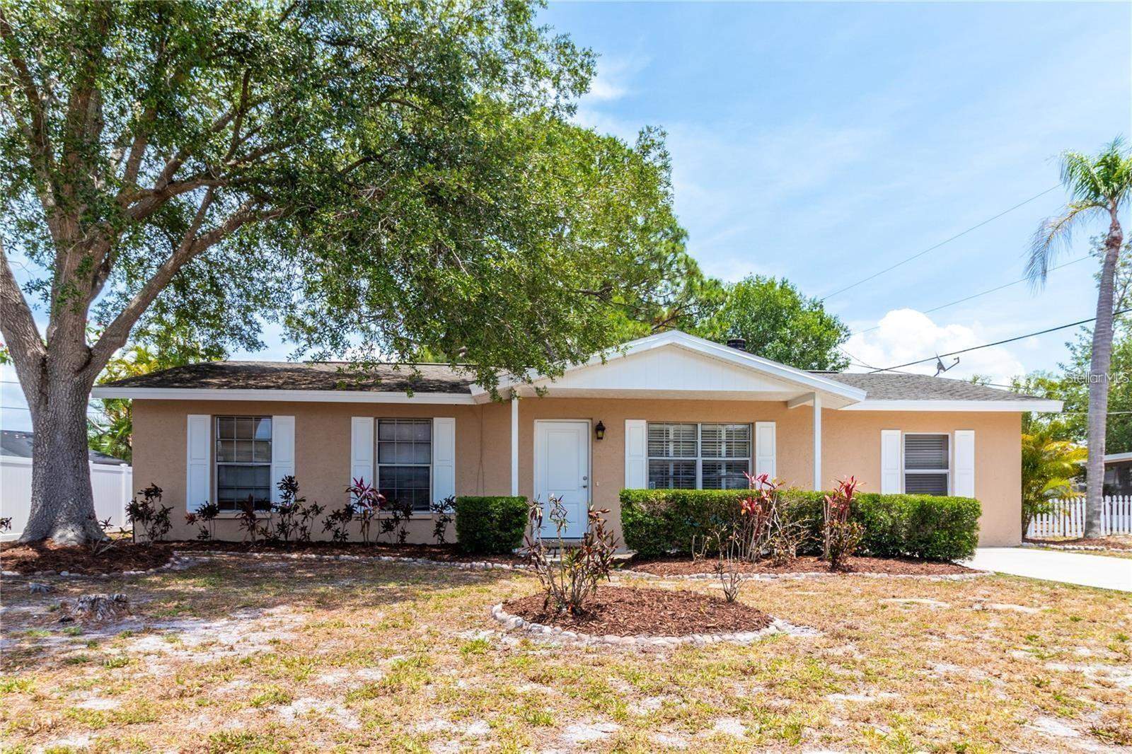 3314 Island Date Circle, Sarasota, FL 34232