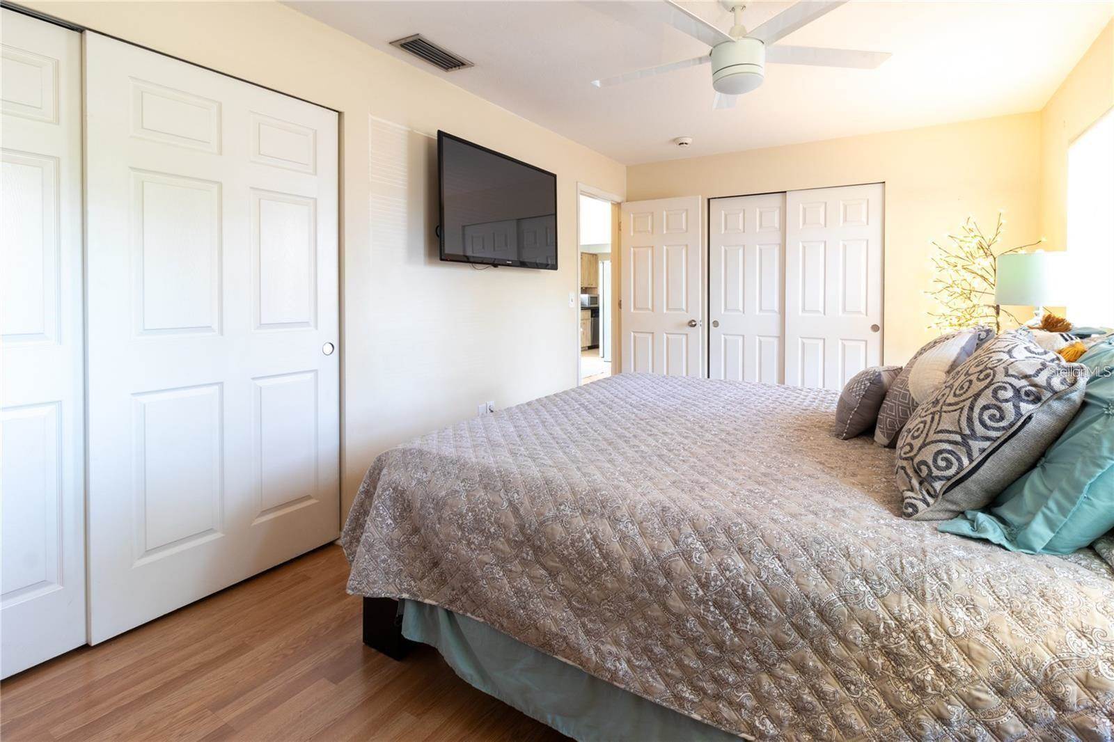 3314 Island Date Circle, Sarasota, FL 34232