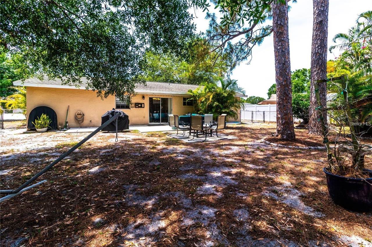 3314 Island Date Circle, Sarasota, FL 34232