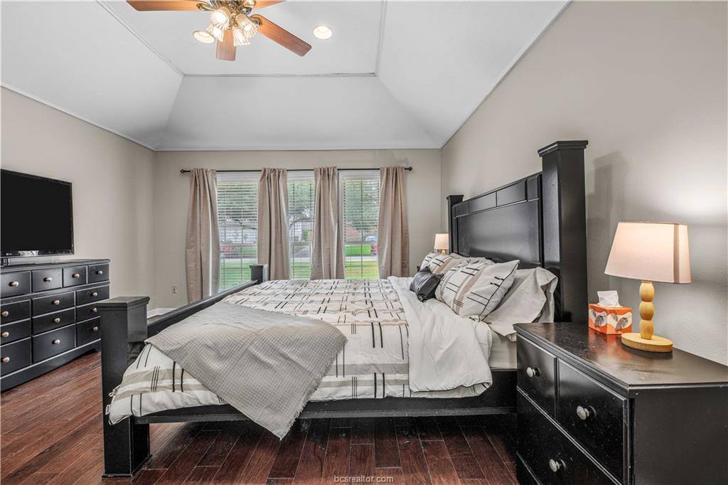 2307 West Briargate Drive, Bryan, TX 77802