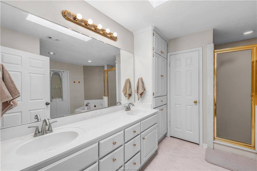 2307 West Briargate Drive, Bryan, TX 77802