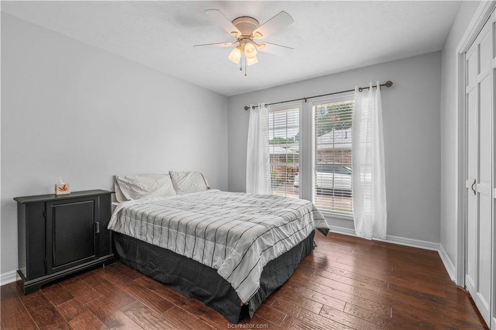2307 West Briargate Drive, Bryan, TX 77802