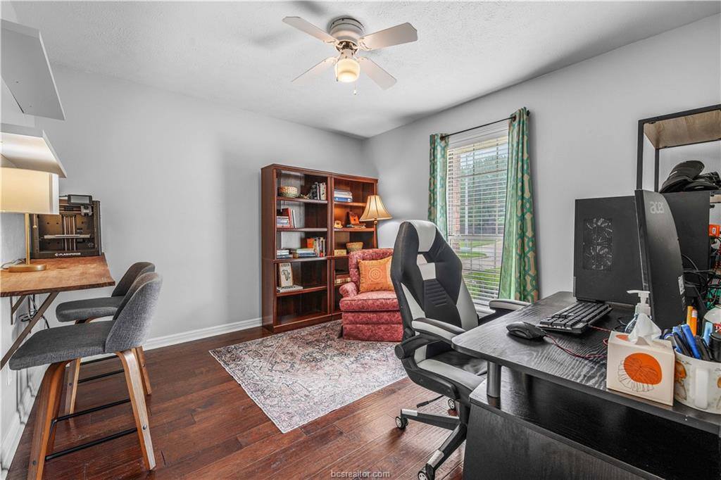 2307 West Briargate Drive, Bryan, TX 77802