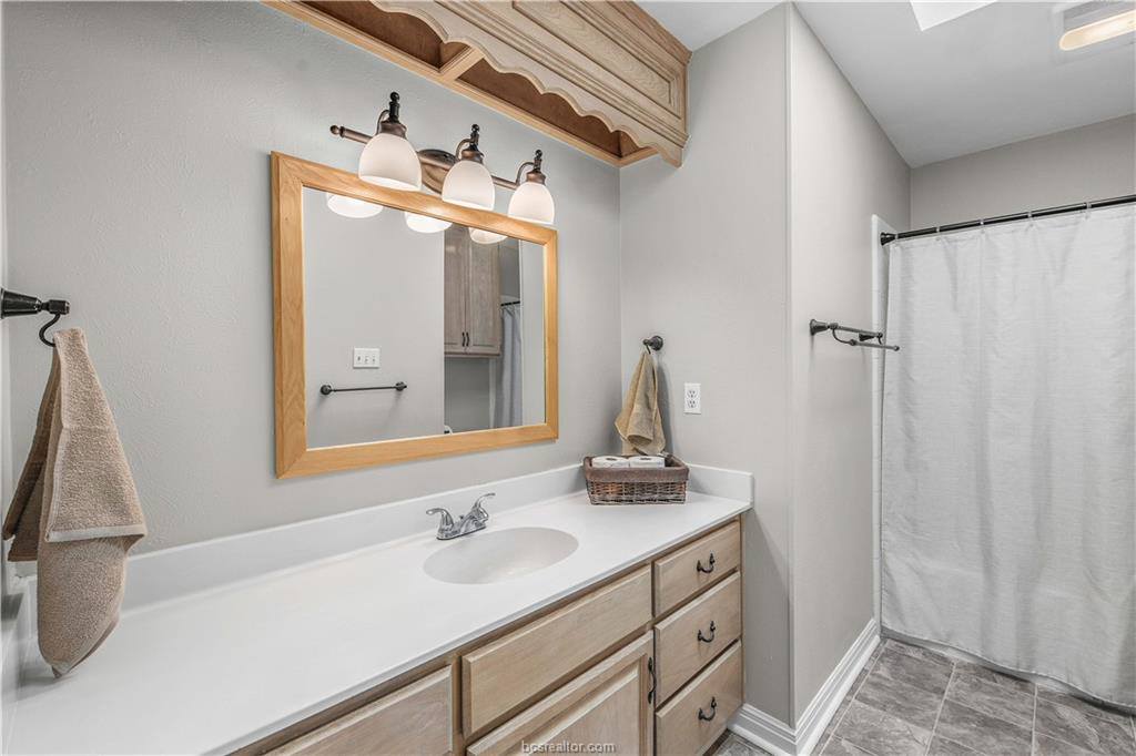 2307 West Briargate Drive, Bryan, TX 77802