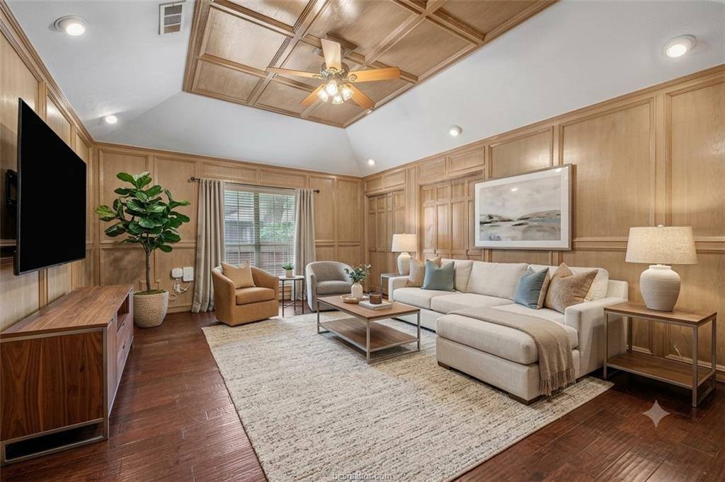 2307 West Briargate Drive, Bryan, TX 77802