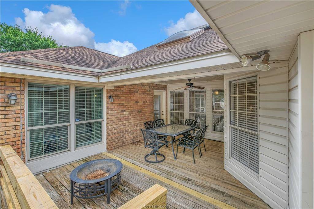 2307 West Briargate Drive, Bryan, TX 77802