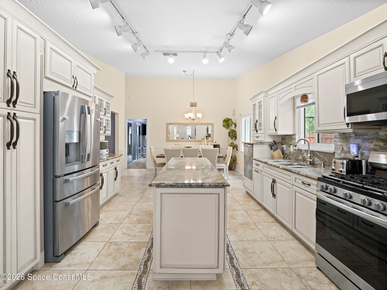 2582 Empire Avenue East, Melbourne, FL 32934