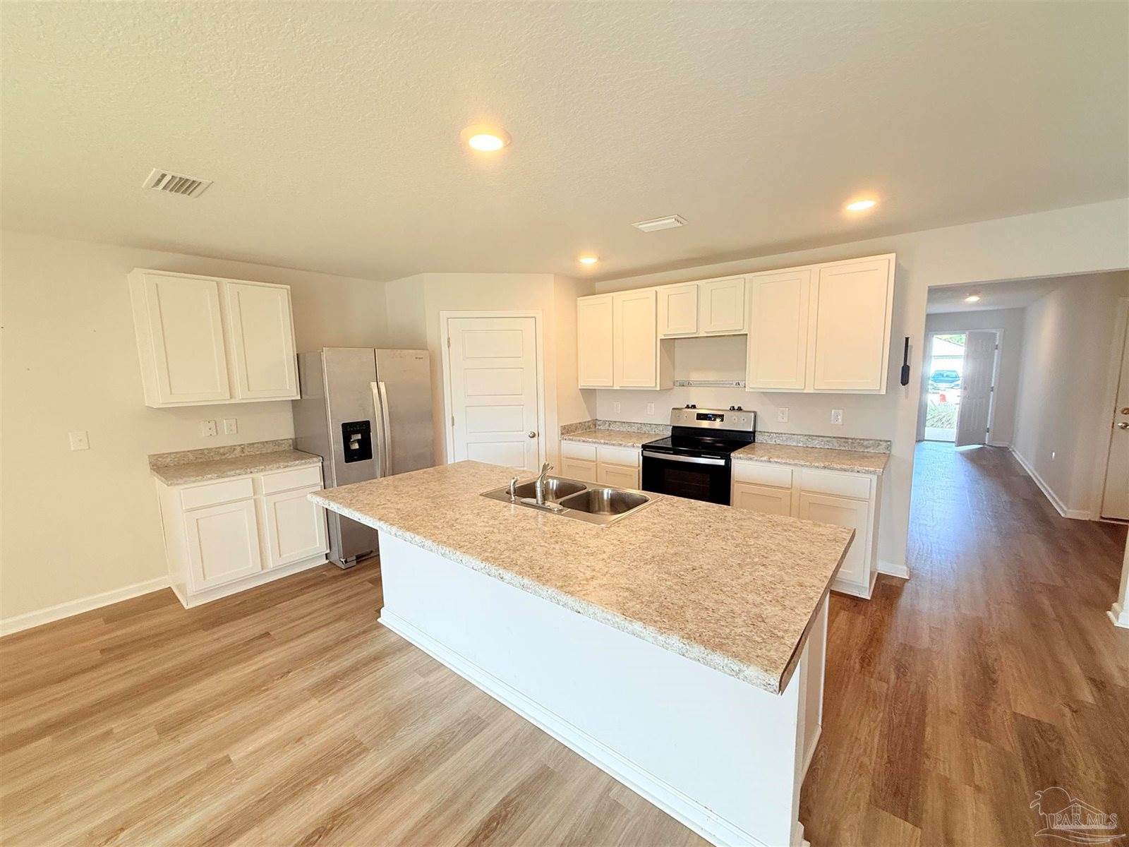 9615 Angel Oak Dr, Pensacola, FL 32526