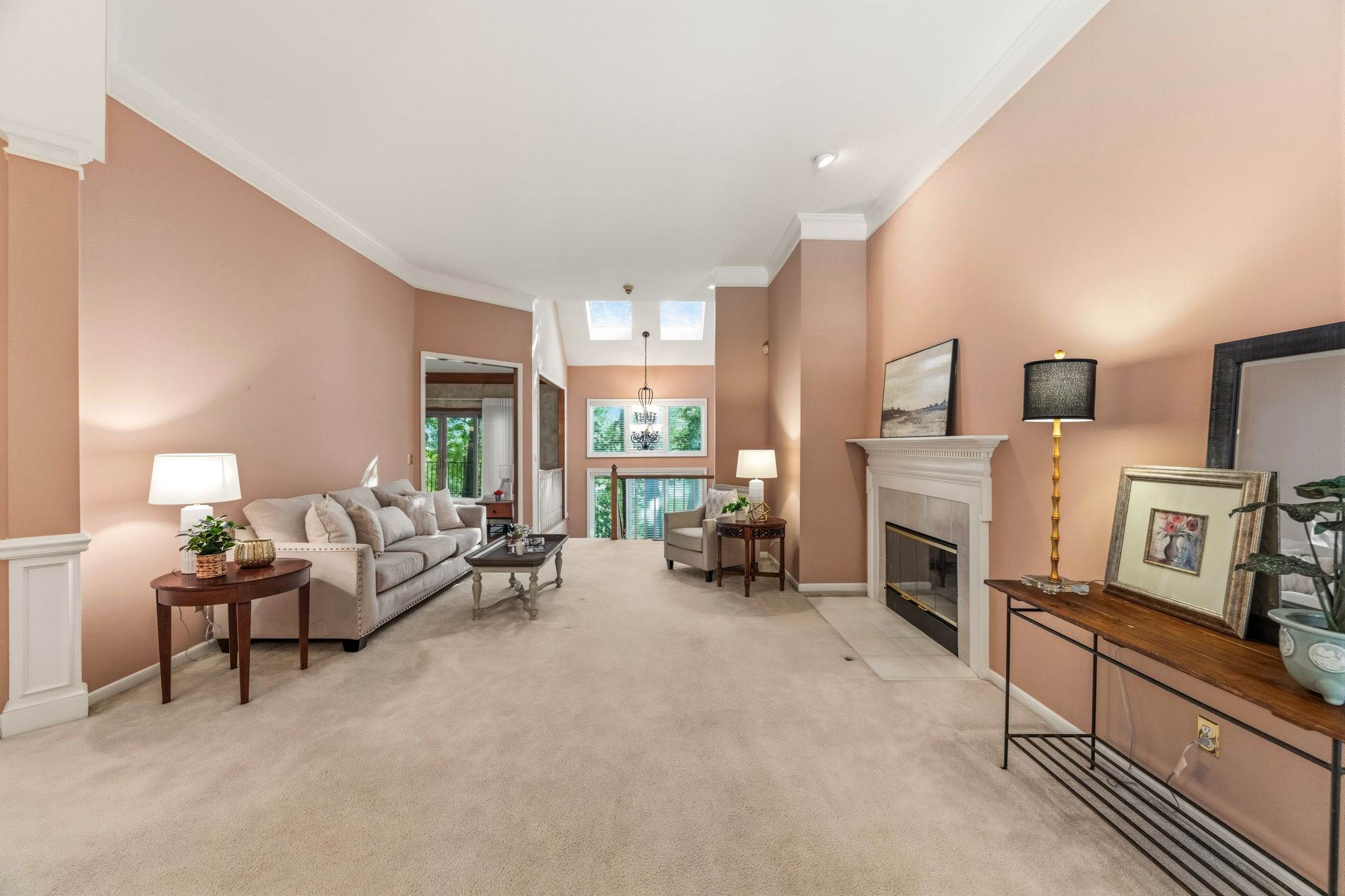 8801 W 142nd St, Overland Park, KS 66221