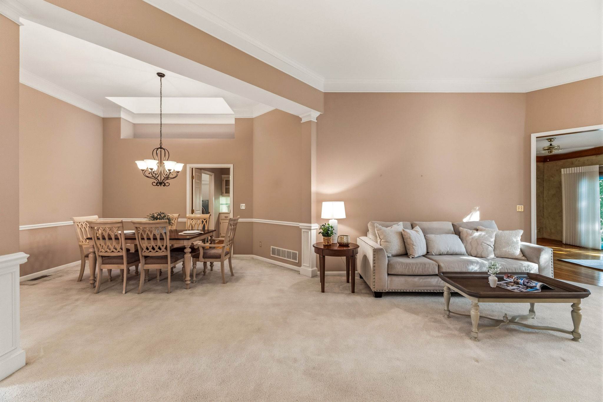 8801 W 142nd St, Overland Park, KS 66221