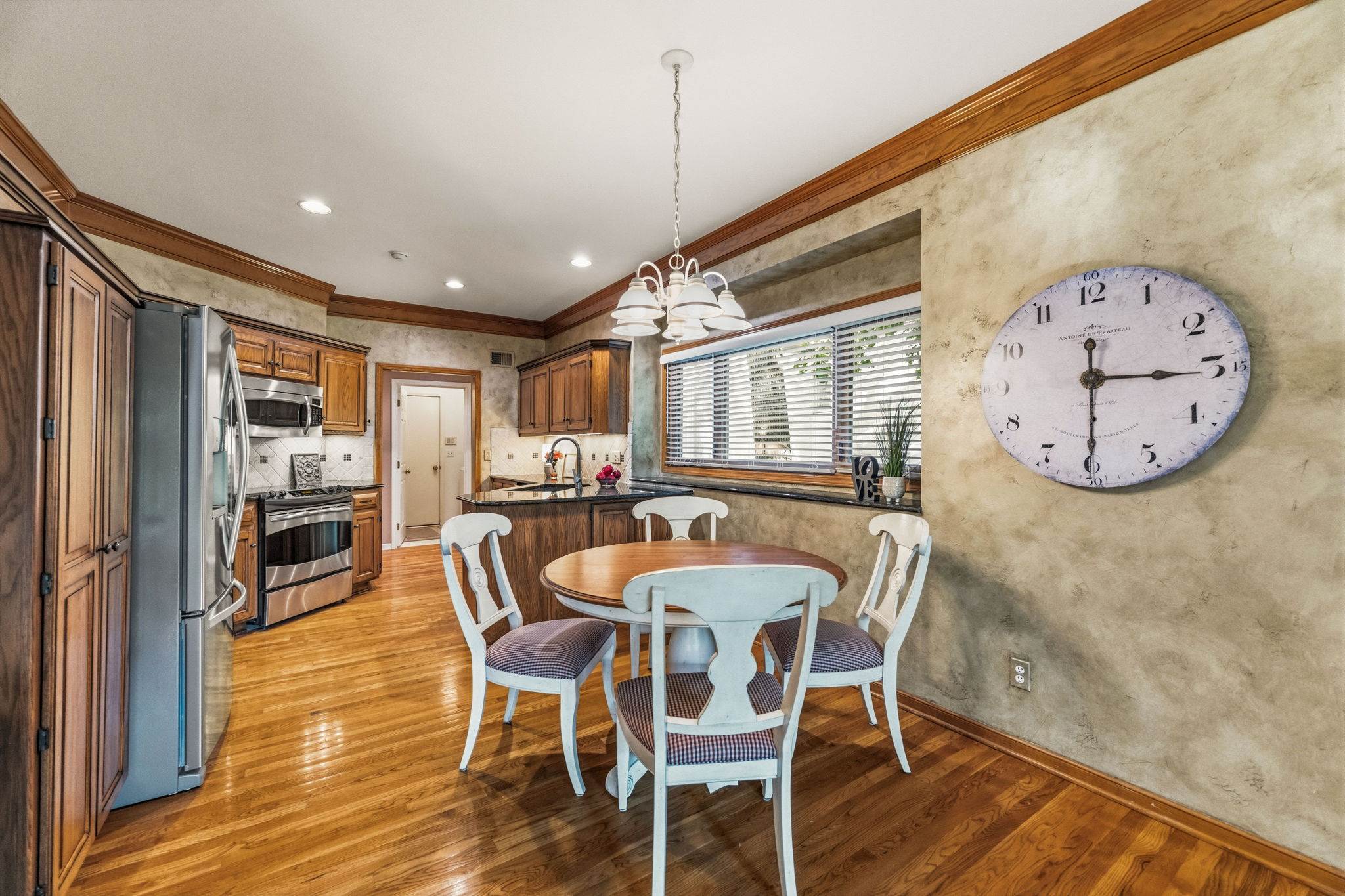 8801 W 142nd St, Overland Park, KS 66221