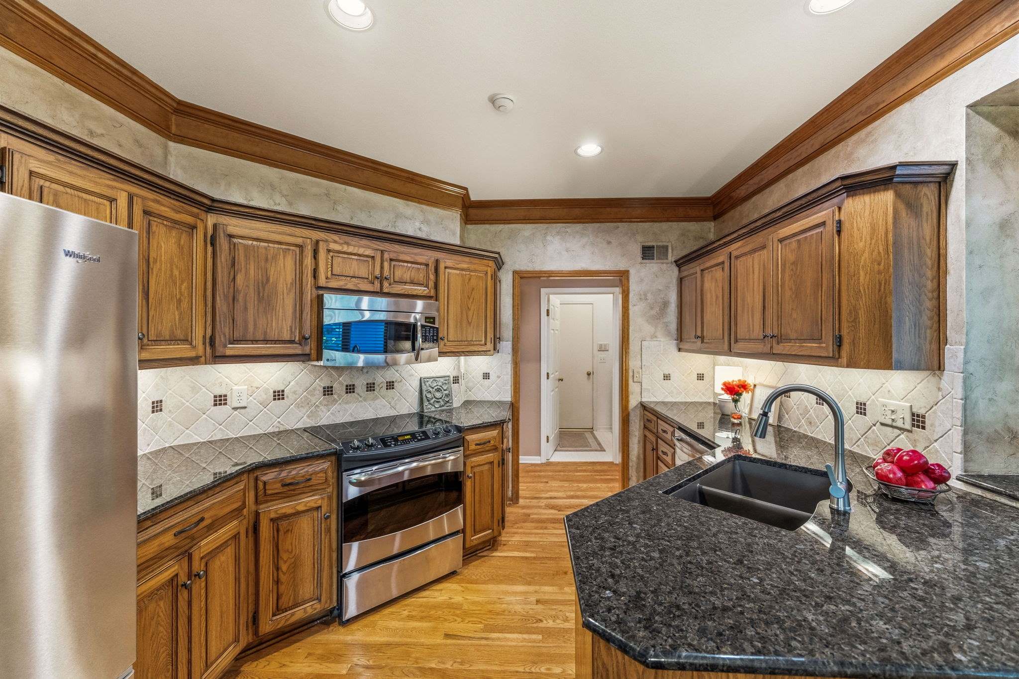 8801 W 142nd St, Overland Park, KS 66221