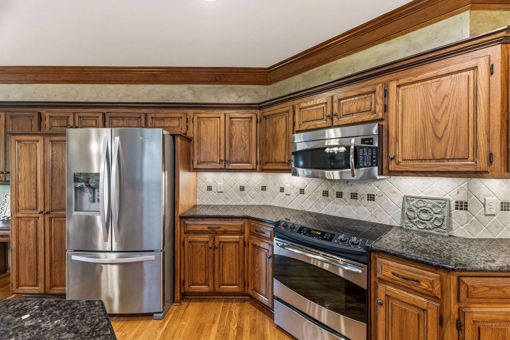 8801 W 142nd St, Overland Park, KS 66221