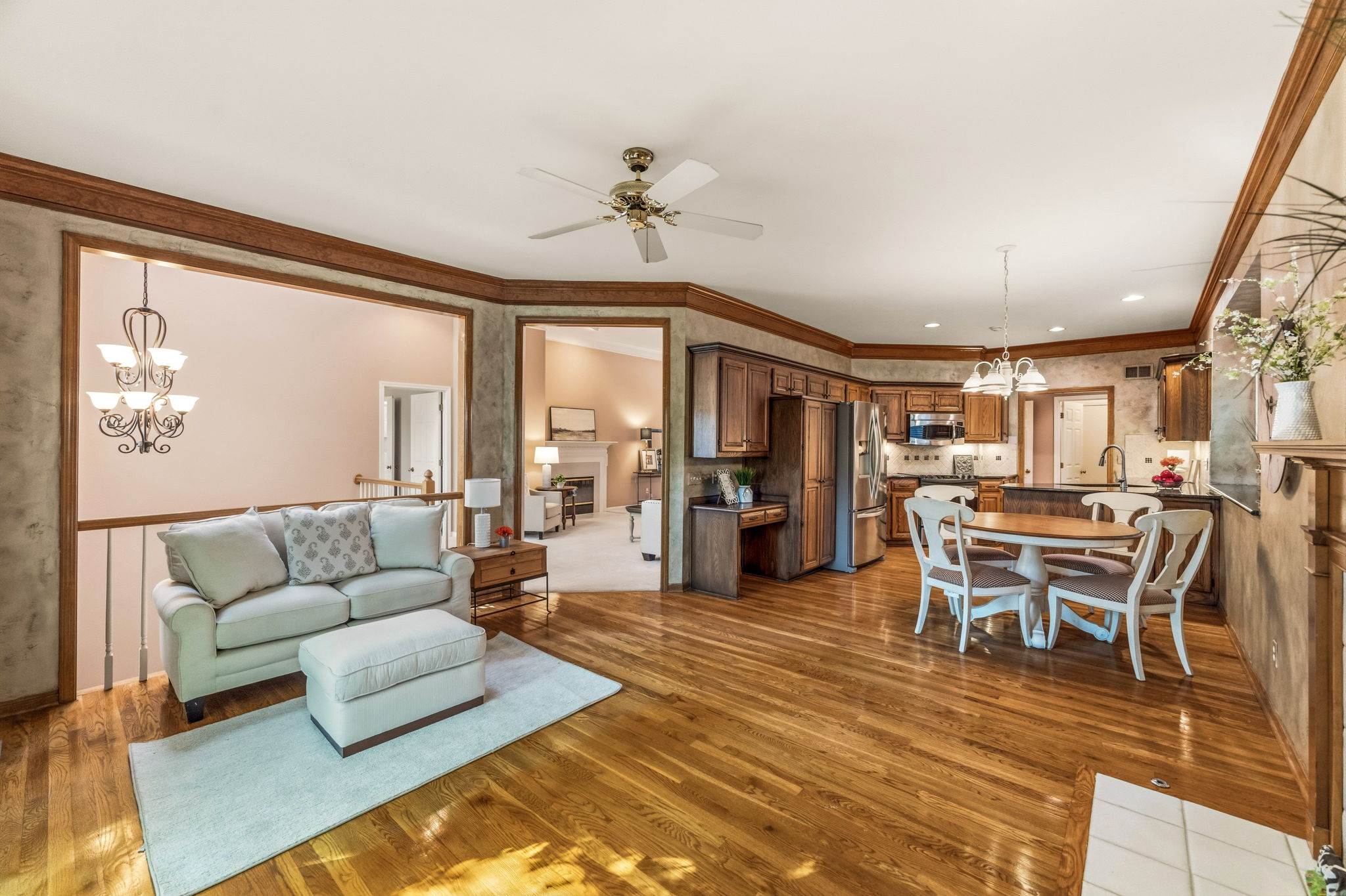 8801 W 142nd St, Overland Park, KS 66221