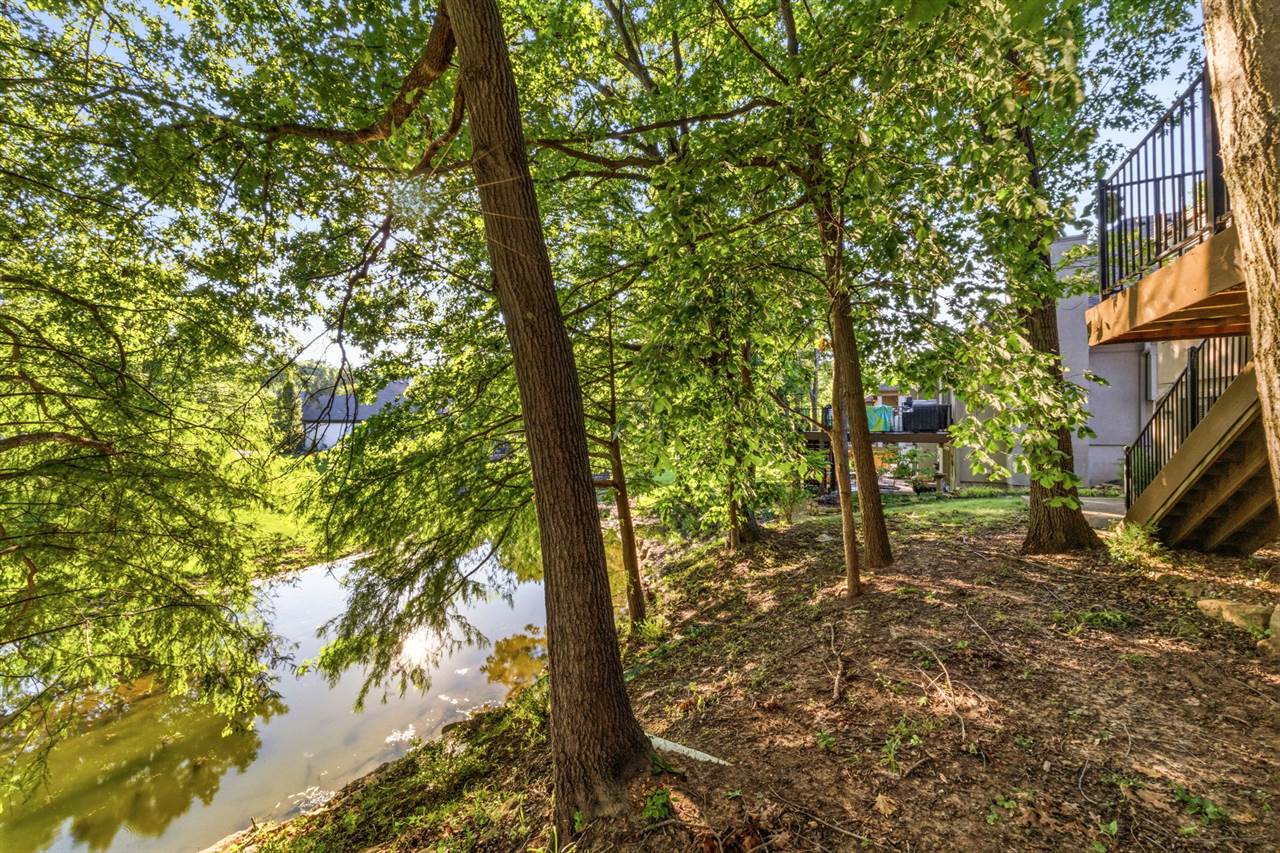 8801 W 142nd St, Overland Park, KS 66221