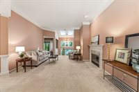 8801 W 142nd St, Overland Park, KS 66221
