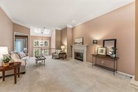 8801 W 142nd St, Overland Park, KS 66221