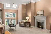 8801 W 142nd St, Overland Park, KS 66221