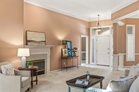 8801 W 142nd St, Overland Park, KS 66221