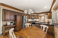 8801 W 142nd St, Overland Park, KS 66221