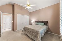 8801 W 142nd St, Overland Park, KS 66221