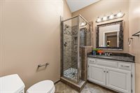 8801 W 142nd St, Overland Park, KS 66221