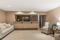 8801 W 142nd St, Overland Park, KS 66221