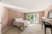 8801 W 142nd St, Overland Park, KS 66221
