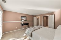 8801 W 142nd St, Overland Park, KS 66221