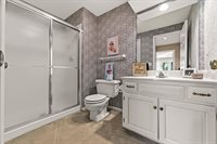 8801 W 142nd St, Overland Park, KS 66221