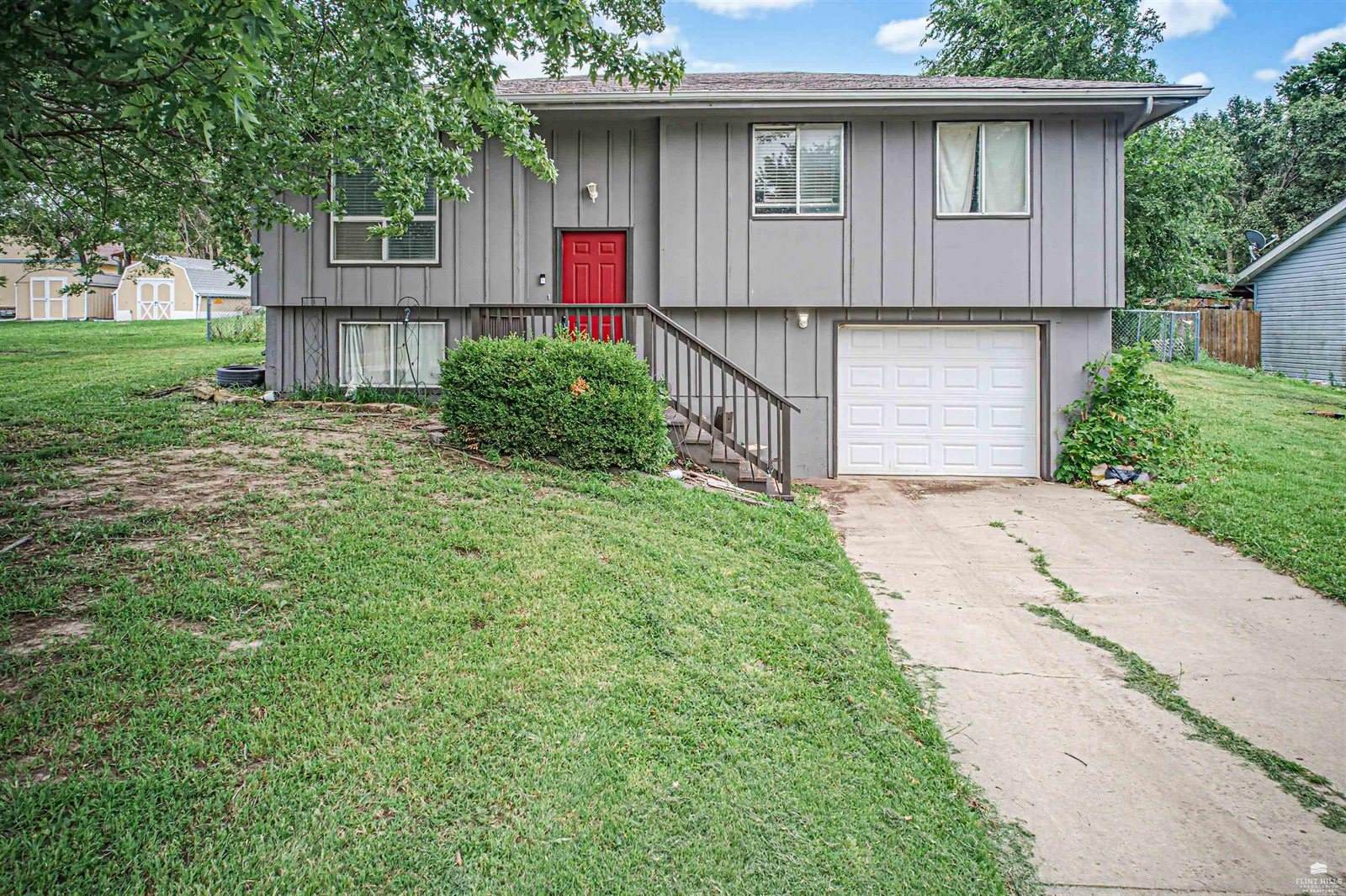 610 Knollwood Street, Wakefield, KS 67487