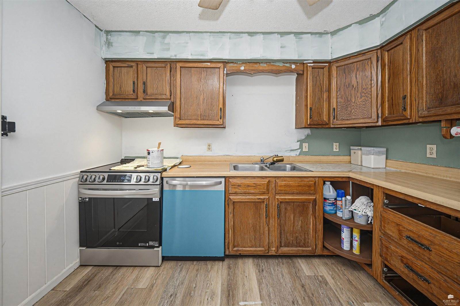 610 Knollwood Street, Wakefield, KS 67487