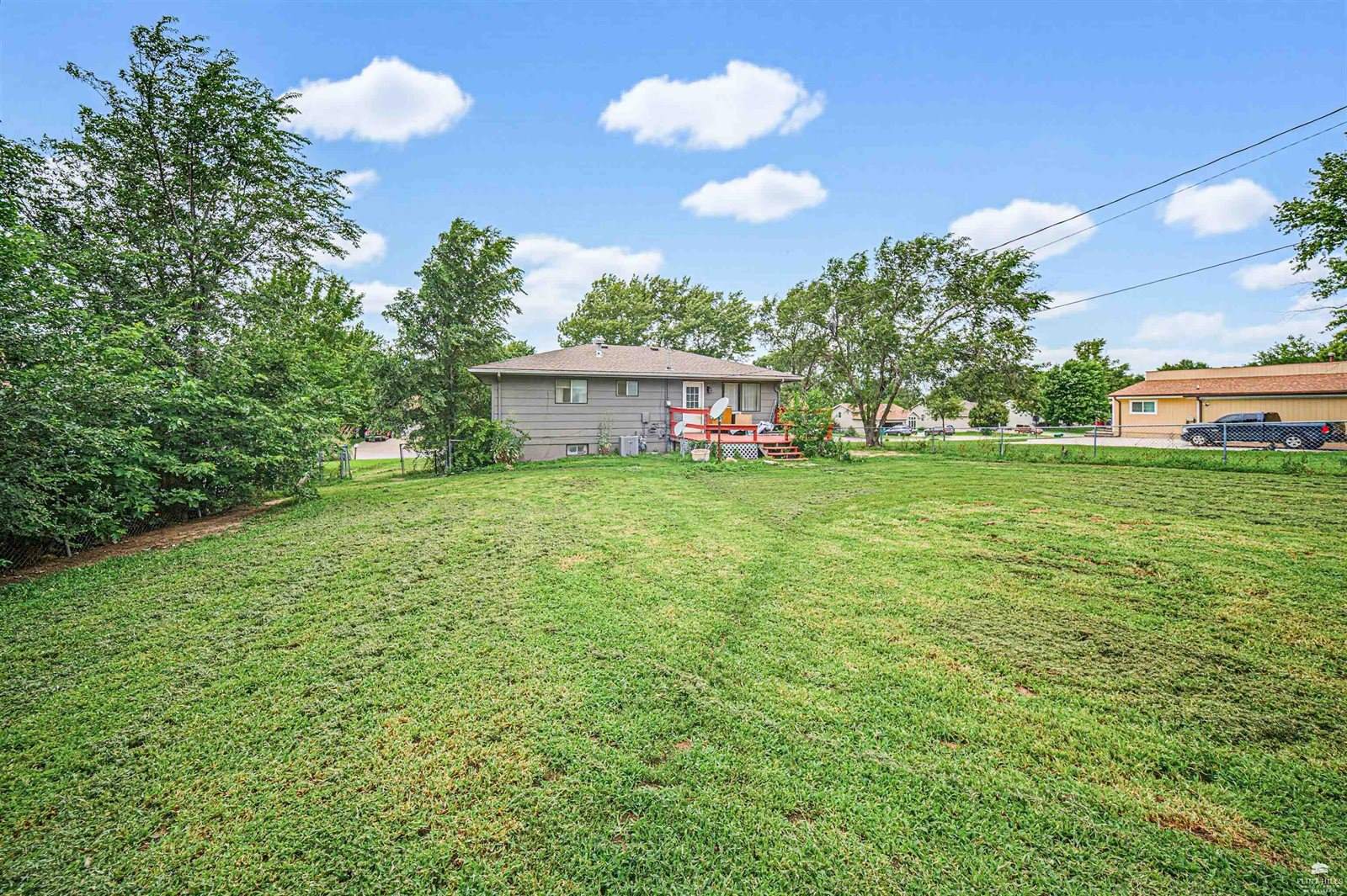 610 Knollwood Street, Wakefield, KS 67487
