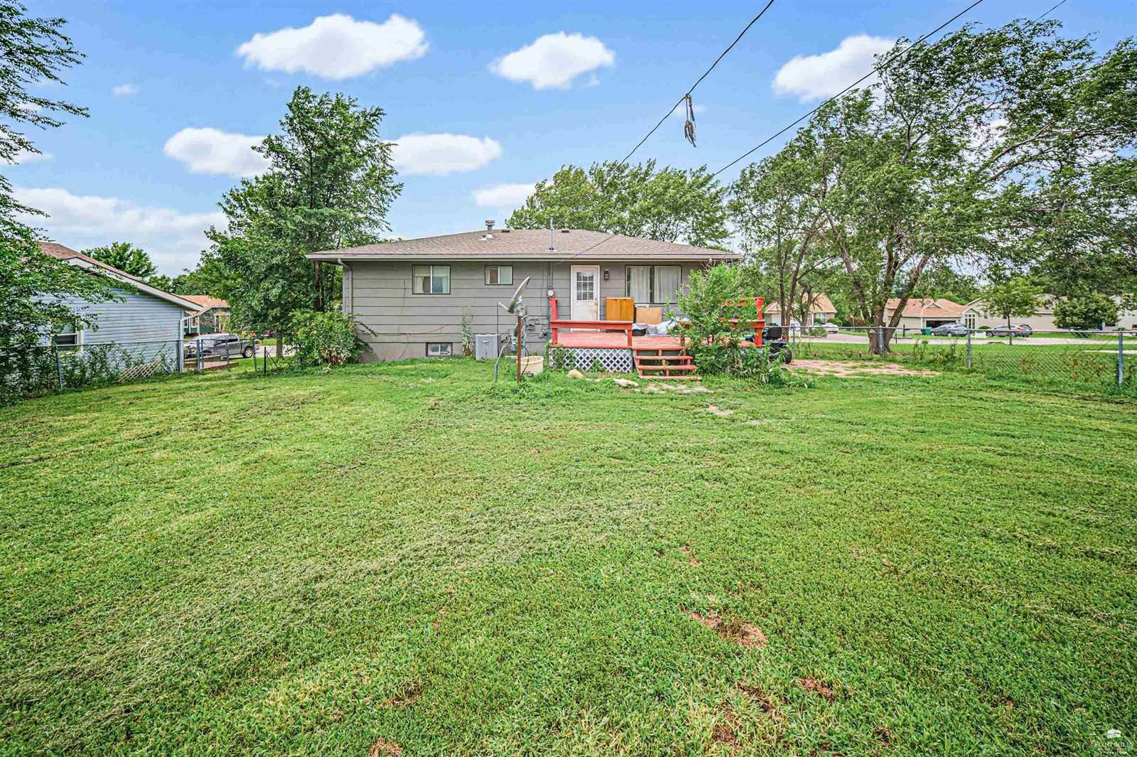 610 Knollwood Street, Wakefield, KS 67487