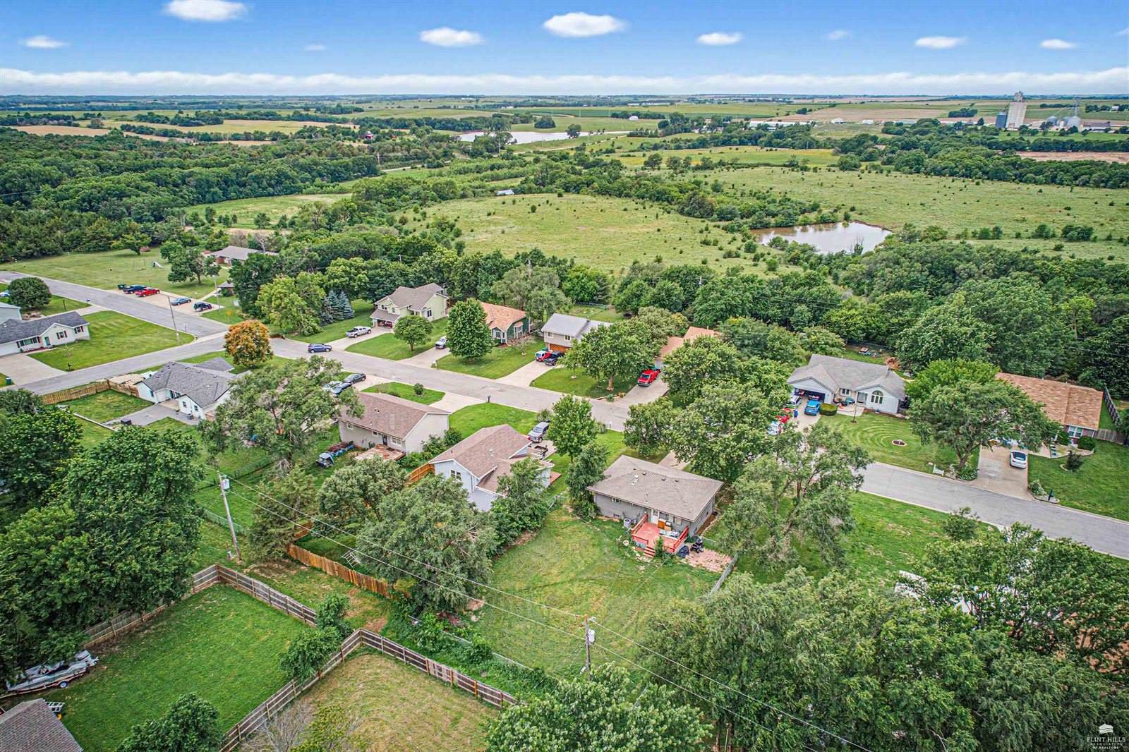 610 Knollwood Street, Wakefield, KS 67487