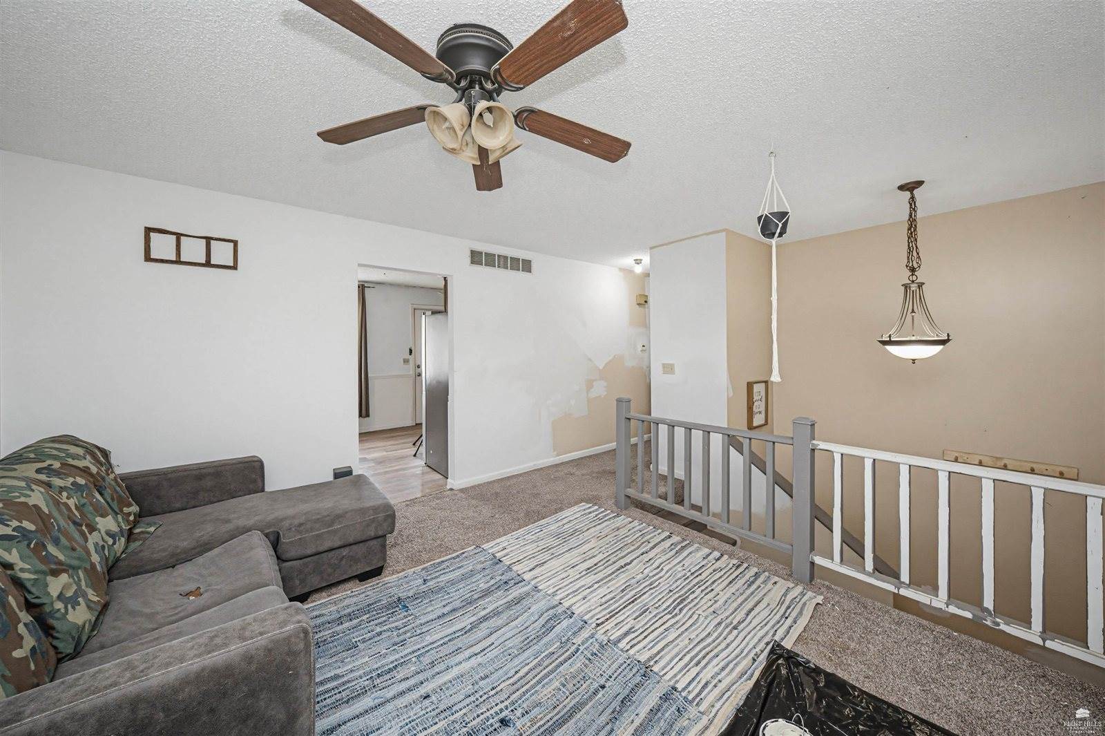 610 Knollwood Street, Wakefield, KS 67487