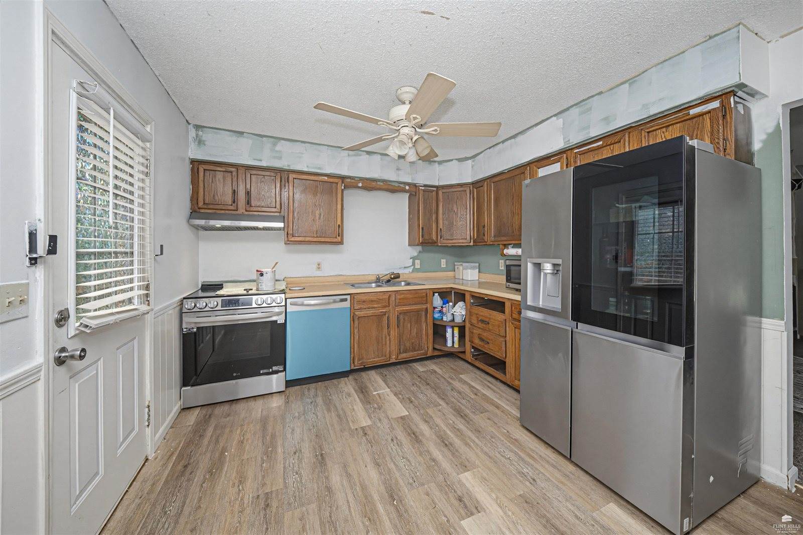 610 Knollwood Street, Wakefield, KS 67487