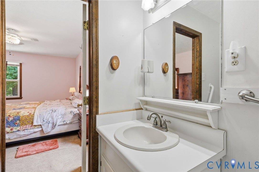 10111 Tunstall Road, New Kent, VA 23124
