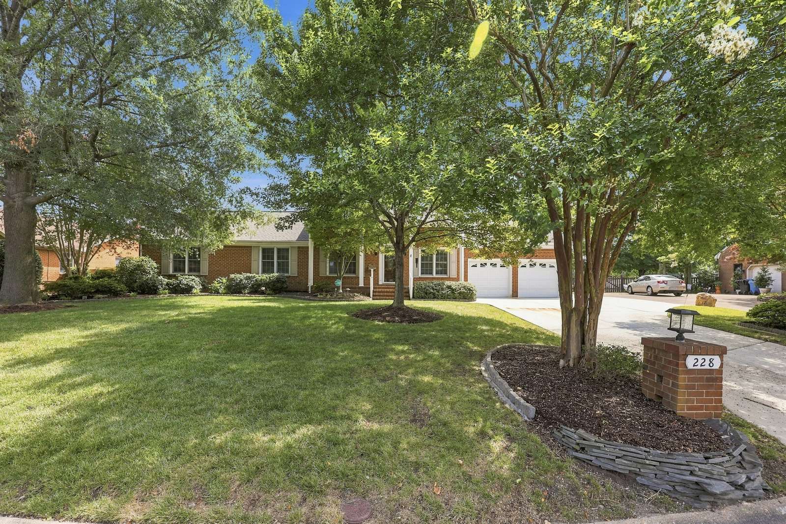 228 Convention Dr., Virginia Beach, VA 23462