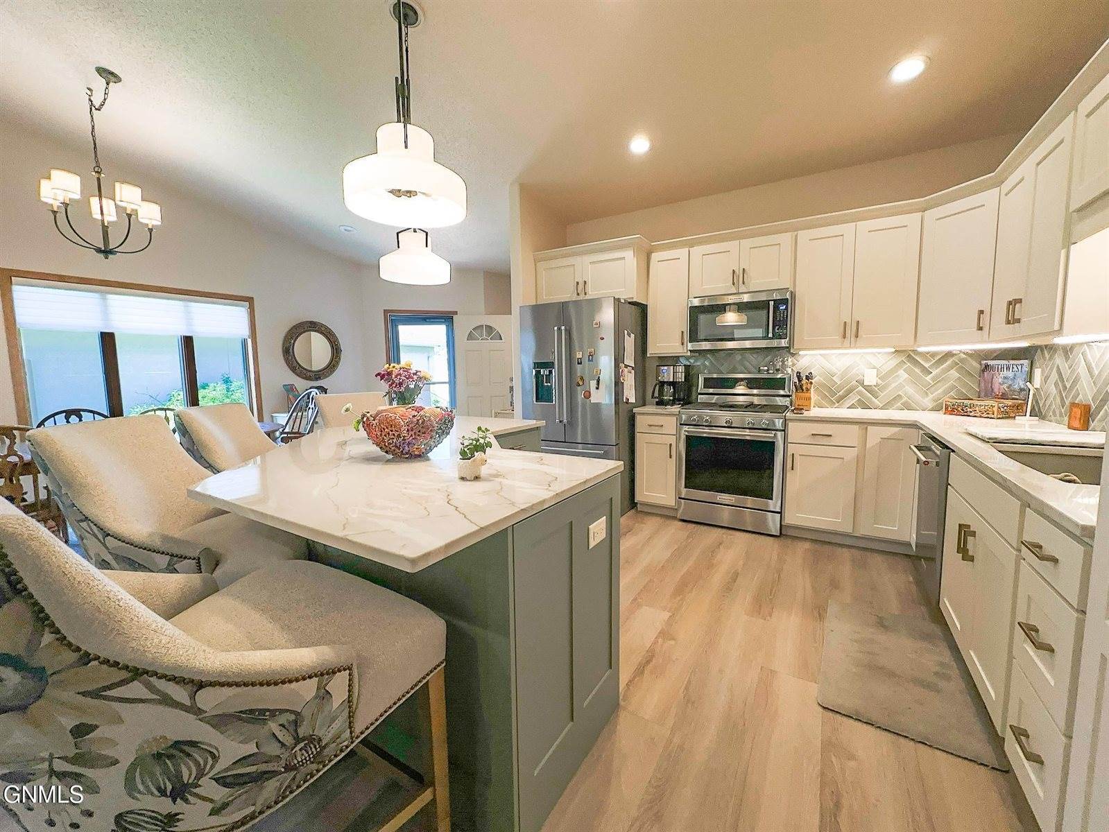 1959 Mesquite Loop, Bismarck, ND 58503