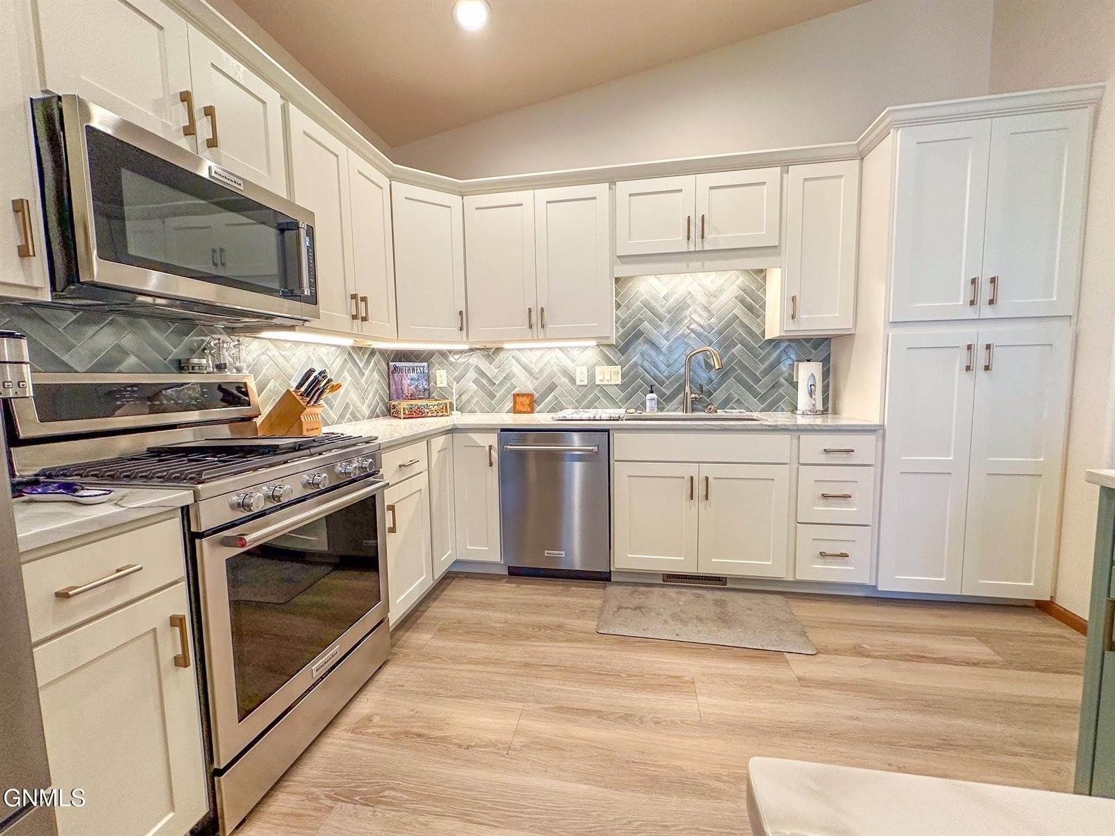 1959 Mesquite Loop, Bismarck, ND 58503