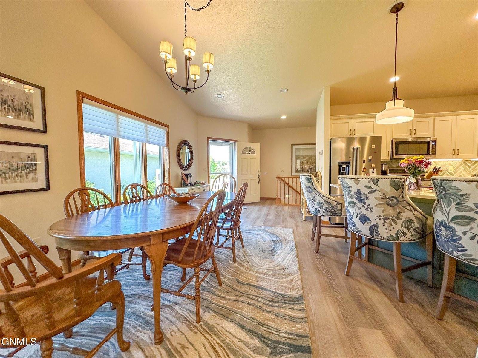 1959 Mesquite Loop, Bismarck, ND 58503